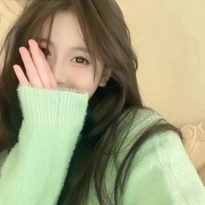 不时用俄语小声说真心话的邻桌艾莉同学